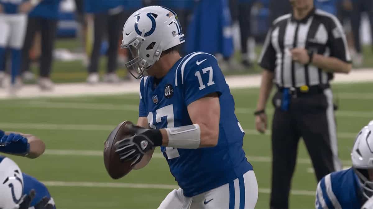 Philip Rivers under pressure during the Jaguars vs Colts 23–17 game